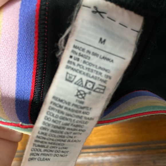 MUST GO Black with Multi colour stripe racerback sports bra Old Navy Active - Picture 3 of 3